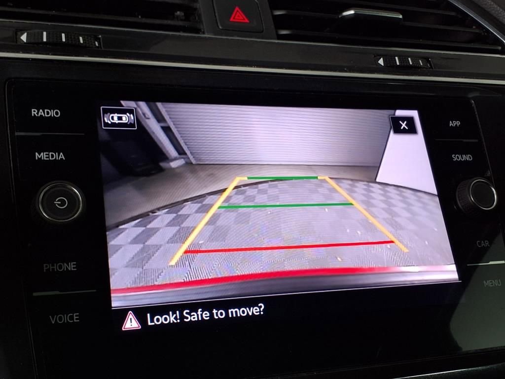 Used 2022 Volkswagen Tiguan SE image 19