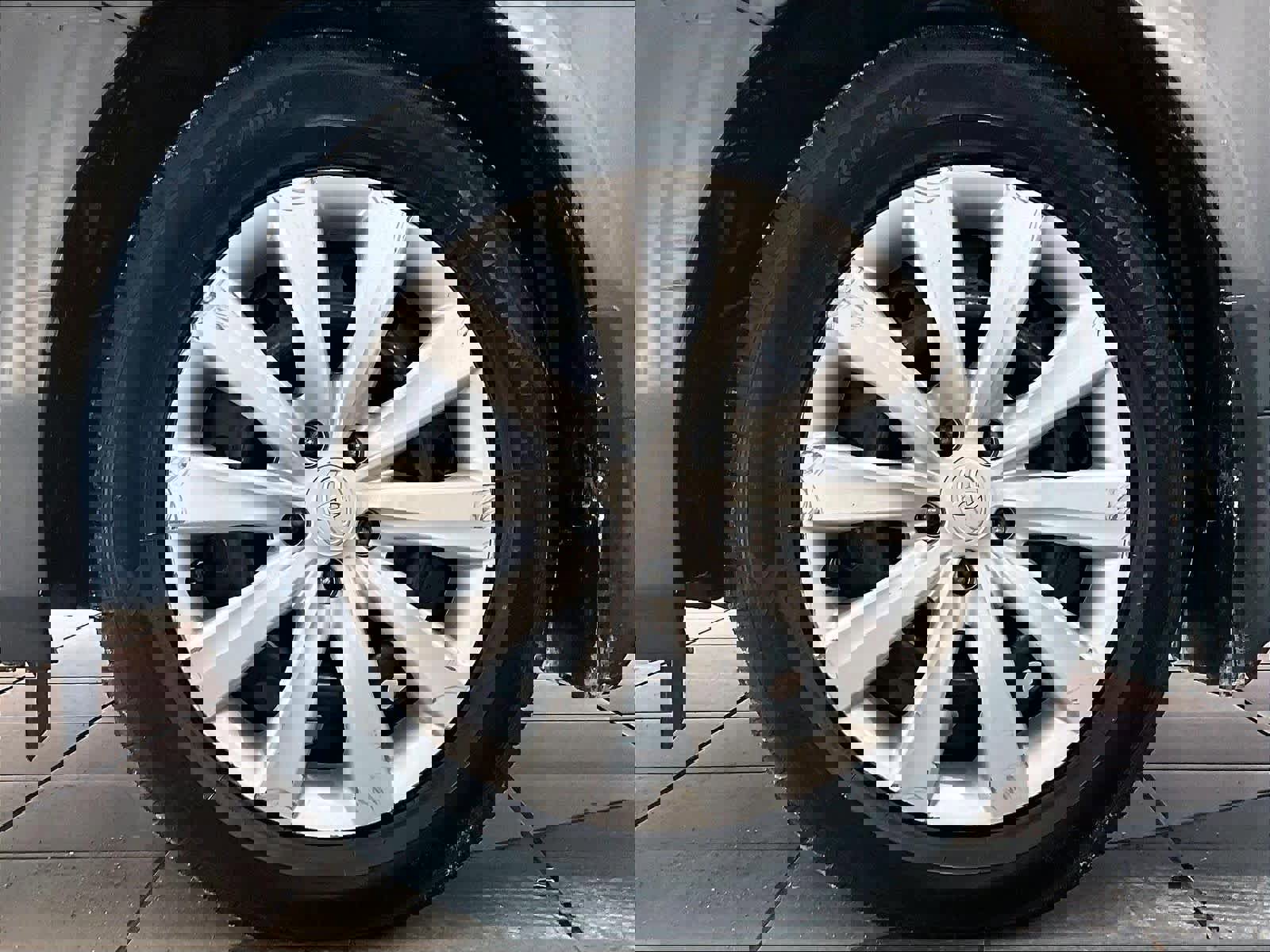 Used 2013 Toyota Corolla LE image 7