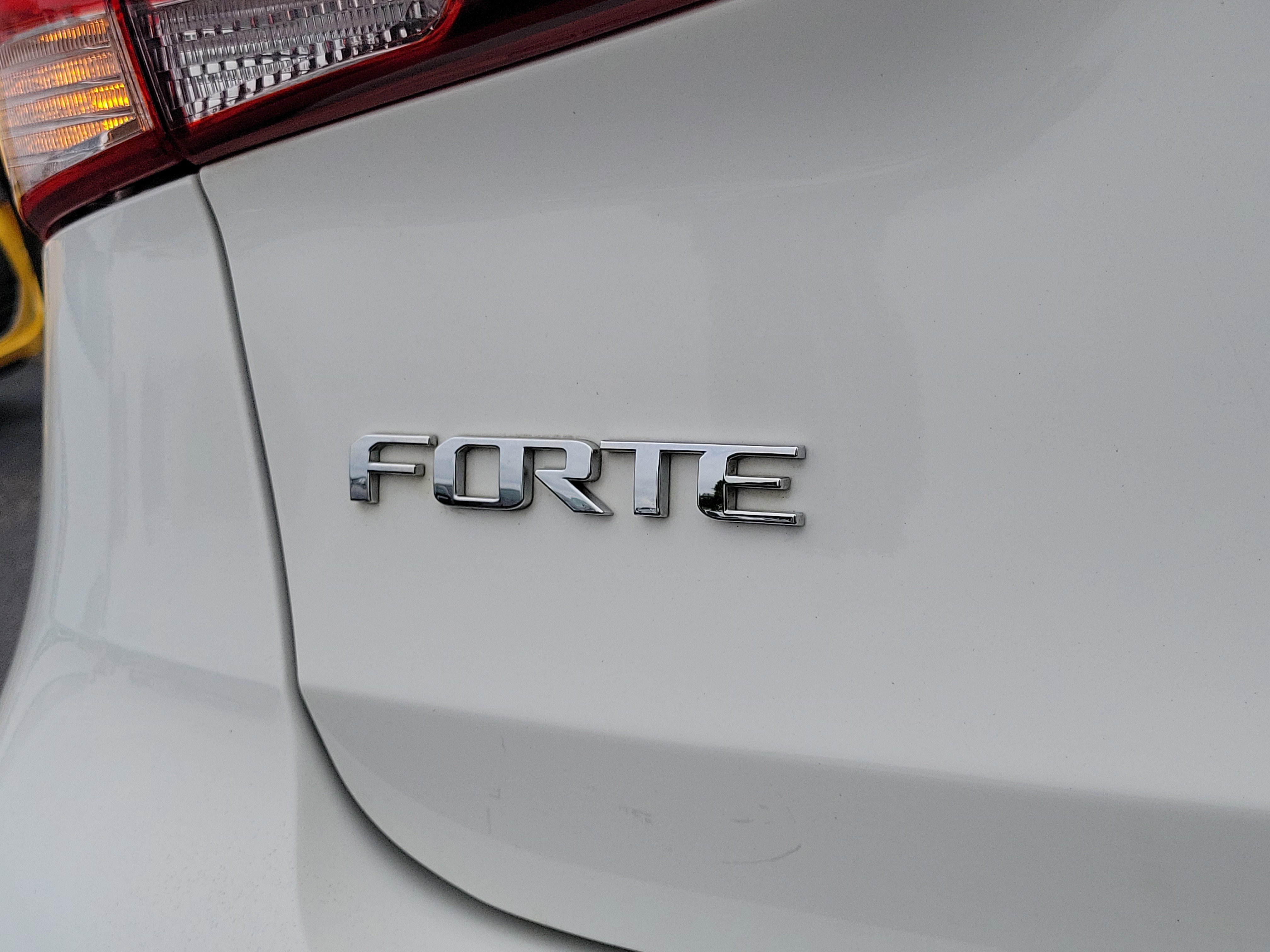Used 2017 Kia Forte S FWD image 6