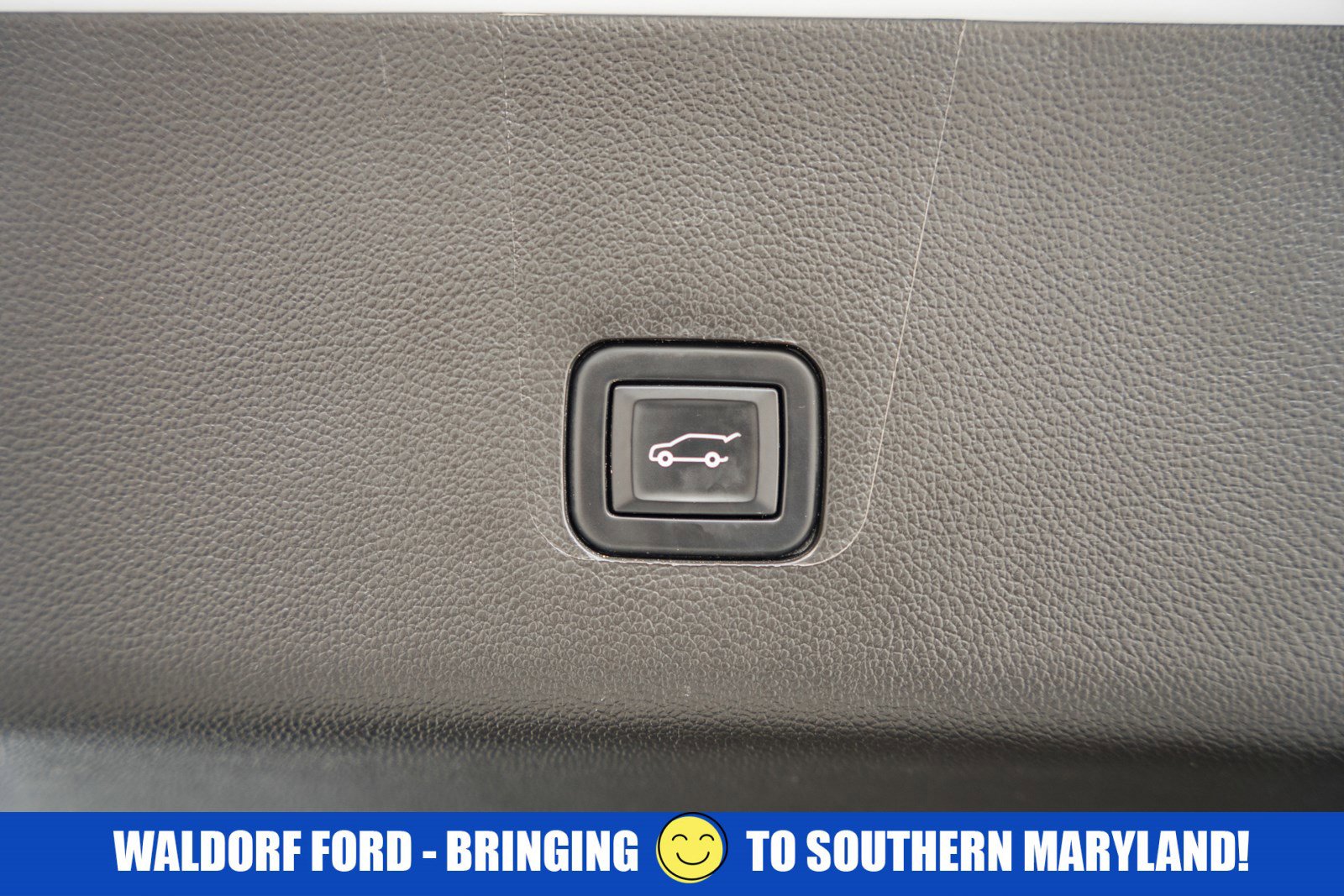 Used 2020 Chevrolet Traverse Premier w/ Redline Edition image 10