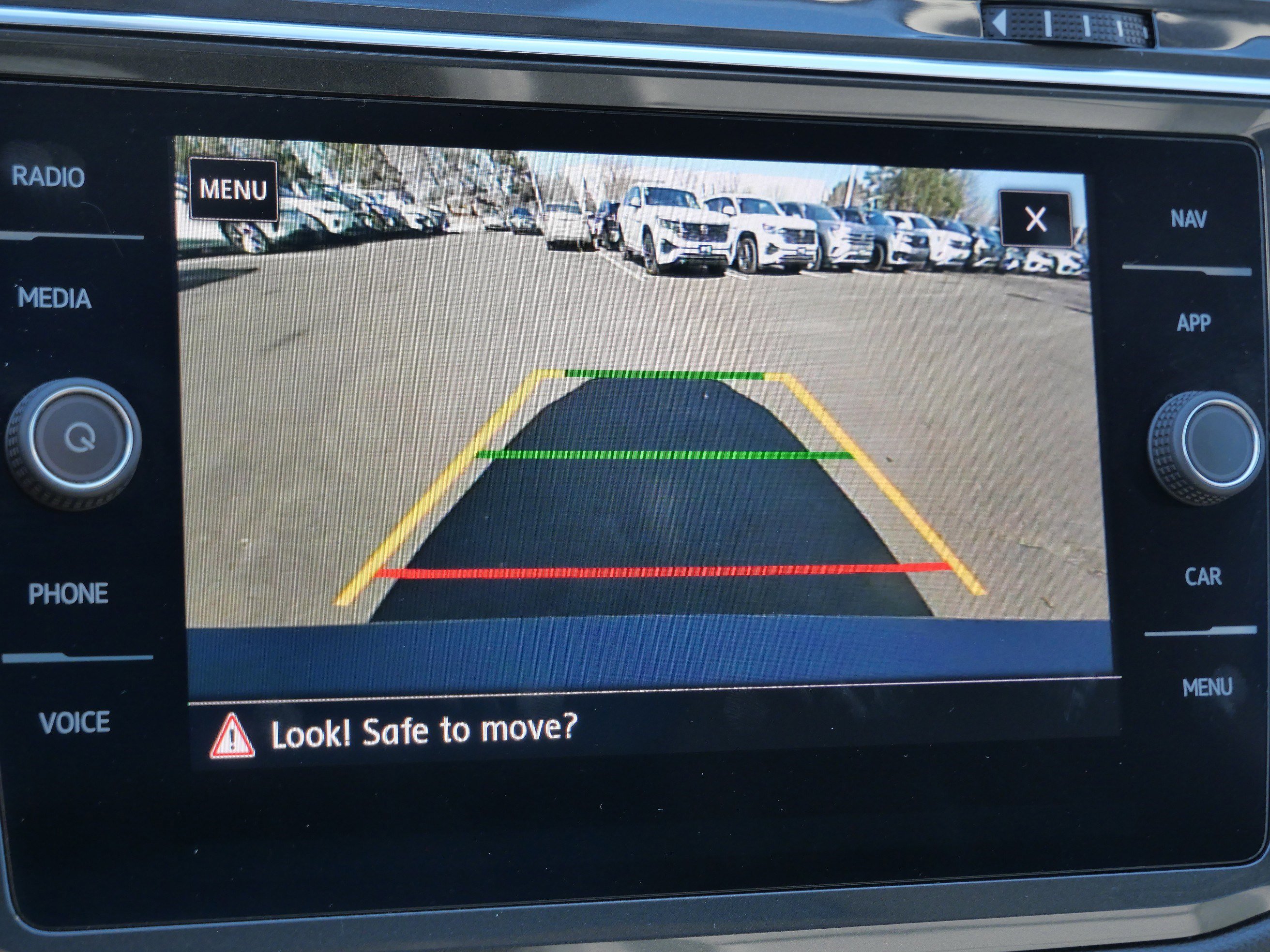 Used 2019 Volkswagen Tiguan SEL image 35