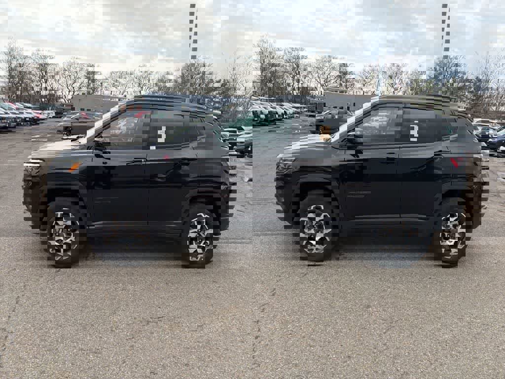 Used 2022 Jeep Compass Trailhawk w/ Trailhawk Elite Group image 5