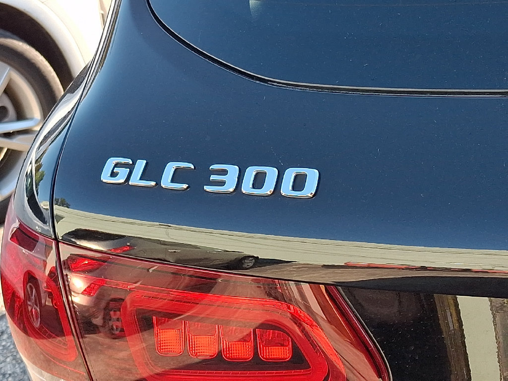 Used 2020 Mercedes-Benz GLC 300 4MATIC image 29