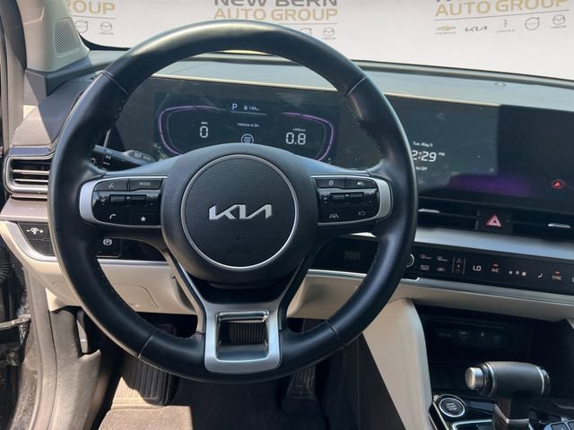 Used 2024 Kia Sportage EX FWD image 12