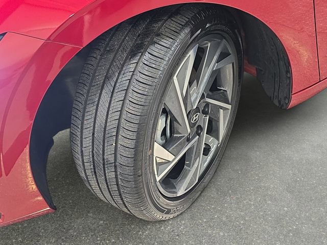 Used 2024 Hyundai Elantra Limited image 31