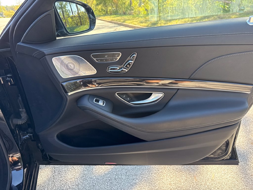 Used 2016 Mercedes-Benz S 550 Sedan image 28