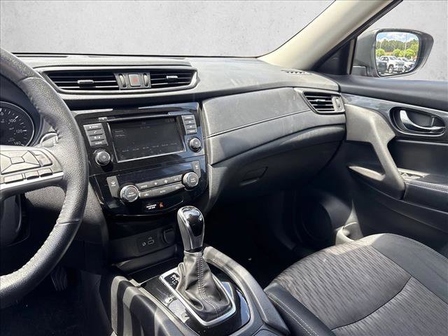 Used 2019 Nissan Rogue SV FWD image 15