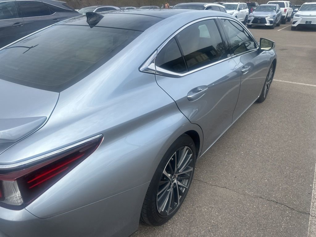 Certified 2023 Lexus ES 350 w/ Premium Package image 12