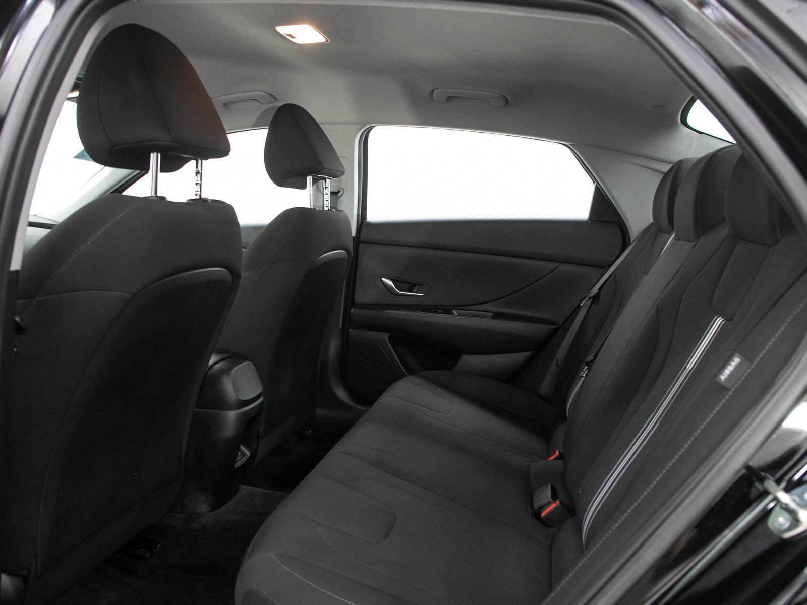 Used 2026 Hyundai Elantra Hybrid FWD image 13