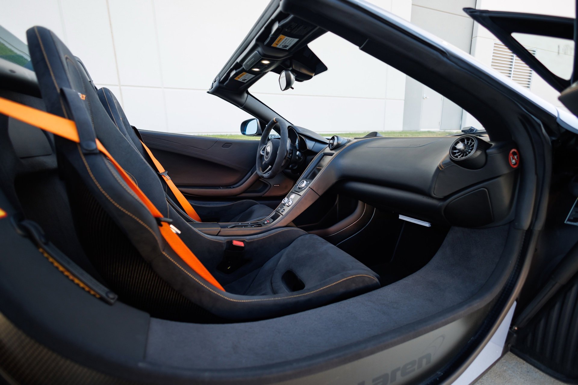 Used 2016 McLaren 675LT Spider image 54