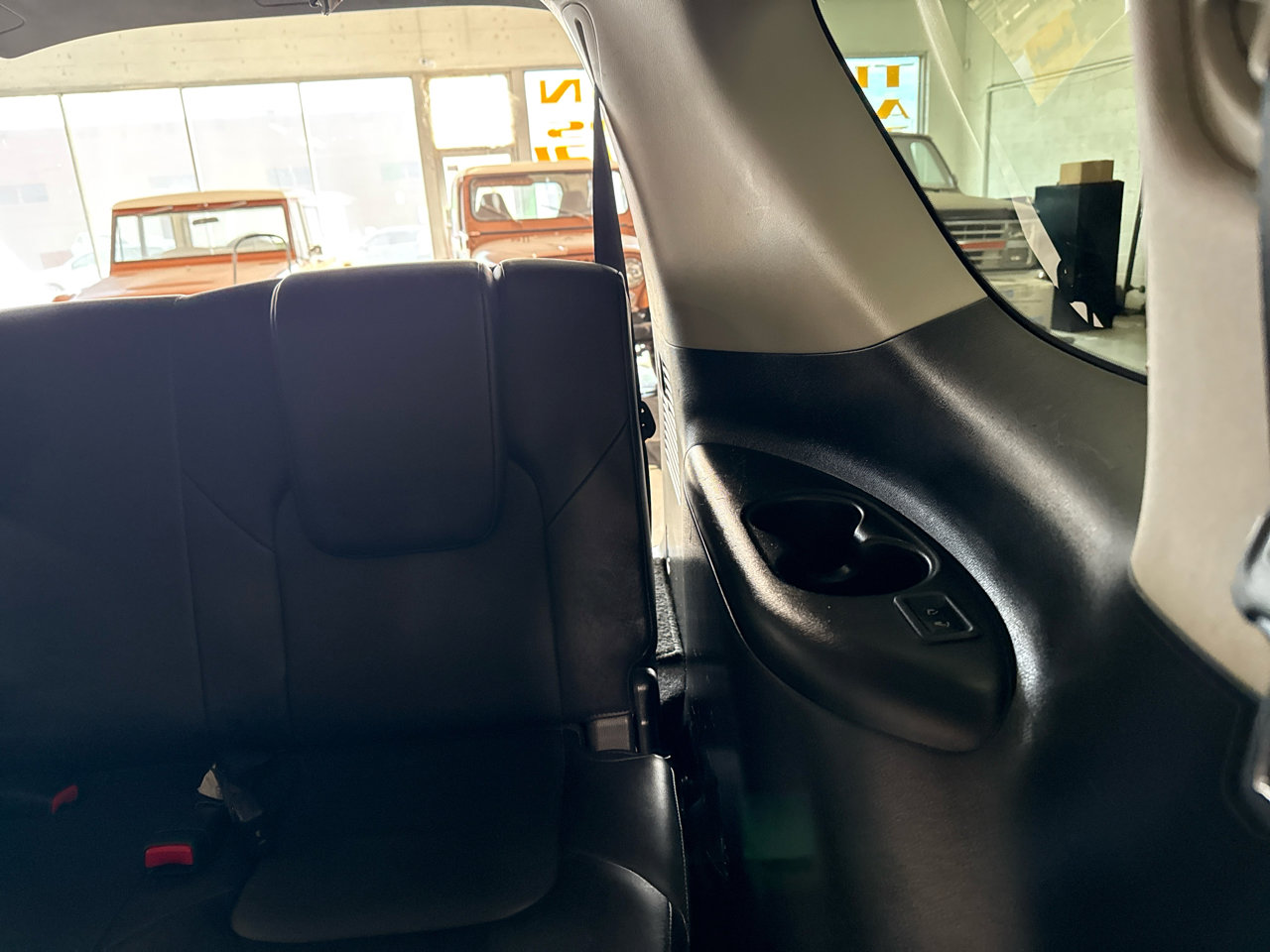 Used 2020 Nissan Armada SL image 38