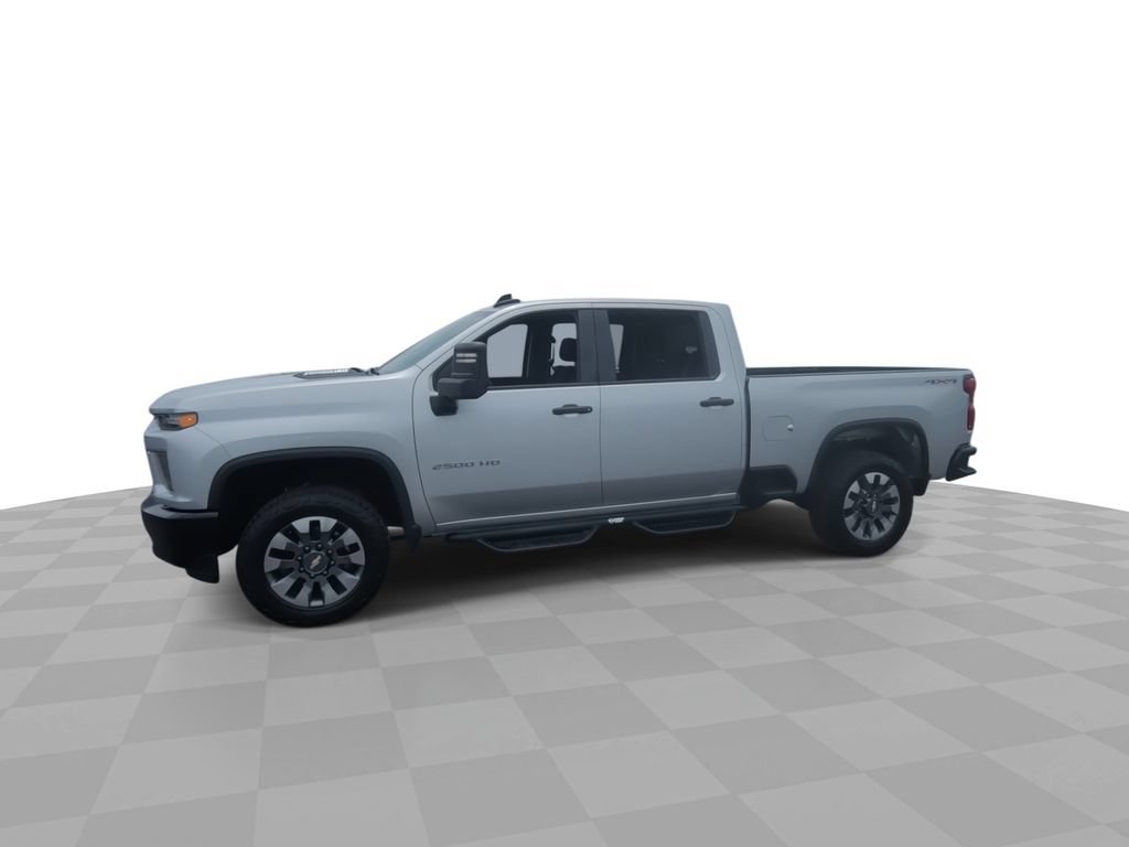 Used 2022 Chevrolet Silverado 2500 Custom w/ Custom Value Package AWD/4WD image 4
