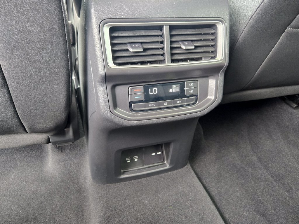 Certified 2026 Volkswagen Atlas SE w/ Panoramic Sunroof Package FWD image 16
