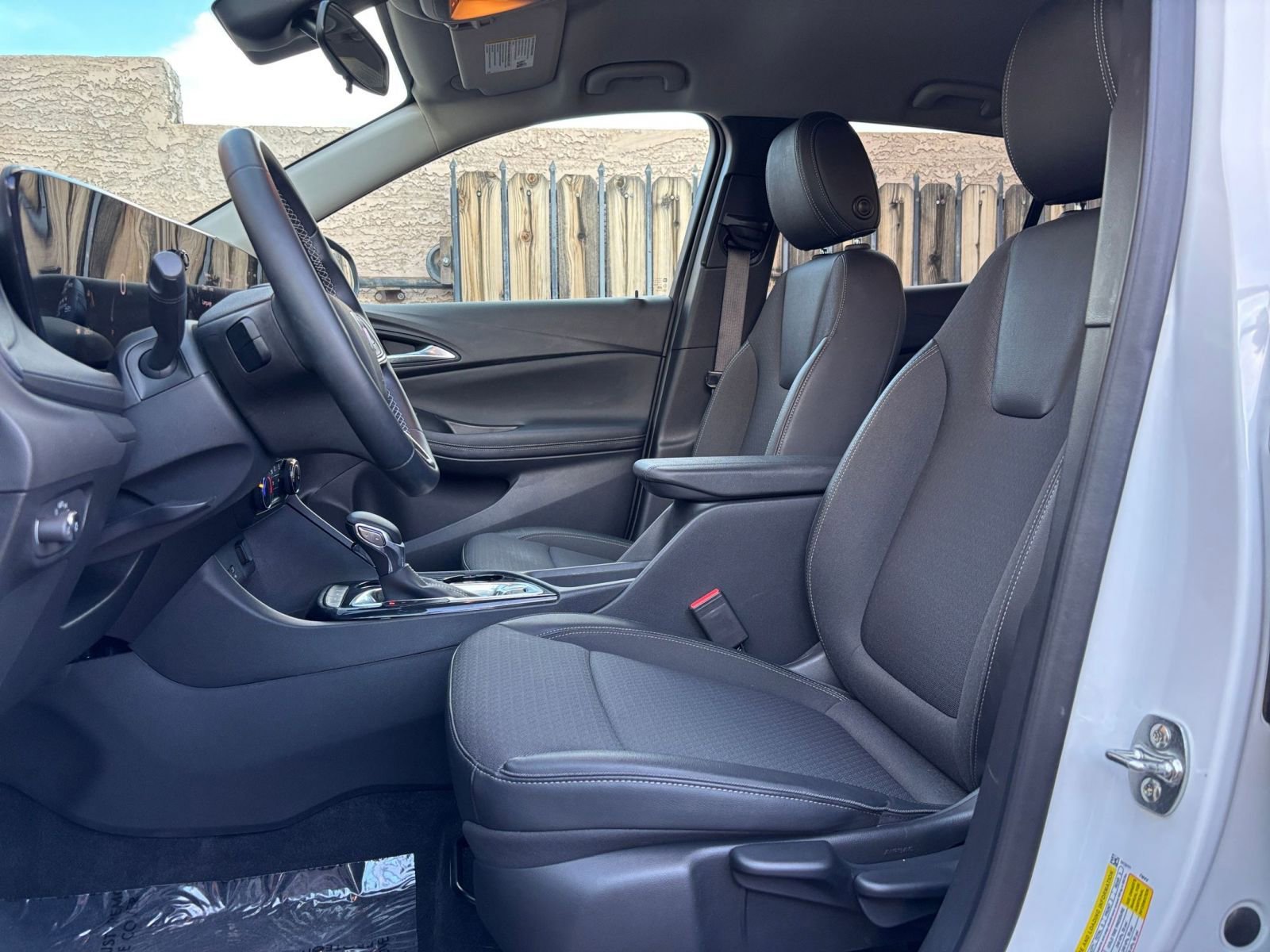 Used 2025 Buick Encore GX Preferred image 24