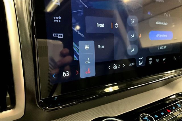 Used 2025 Ford Expedition Active image 32