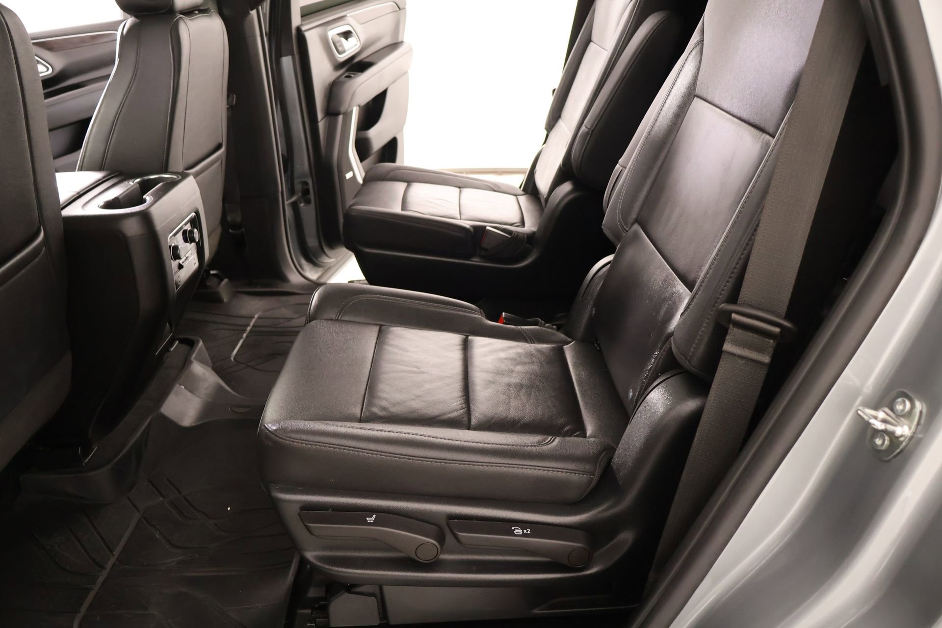 Used 2023 Chevrolet Tahoe LT w/ Luxury Package image 12