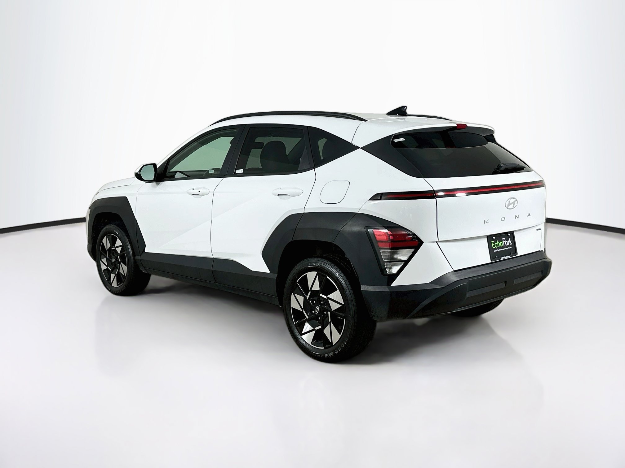 Used 2025 Hyundai Kona SEL AWD/4WD image 5