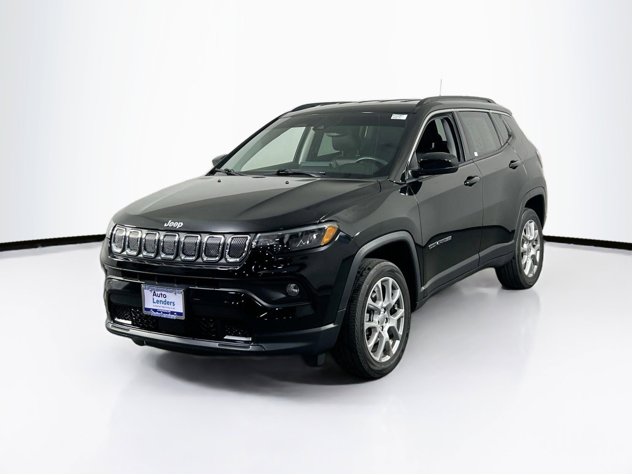 Used 2022 Jeep Compass Latitude image 1