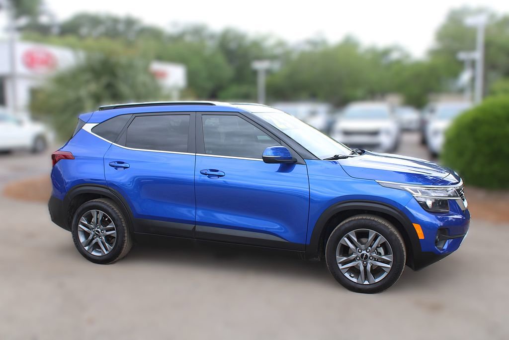 Used 2023 Kia Seltos S w/ Navigation Package FWD image 4