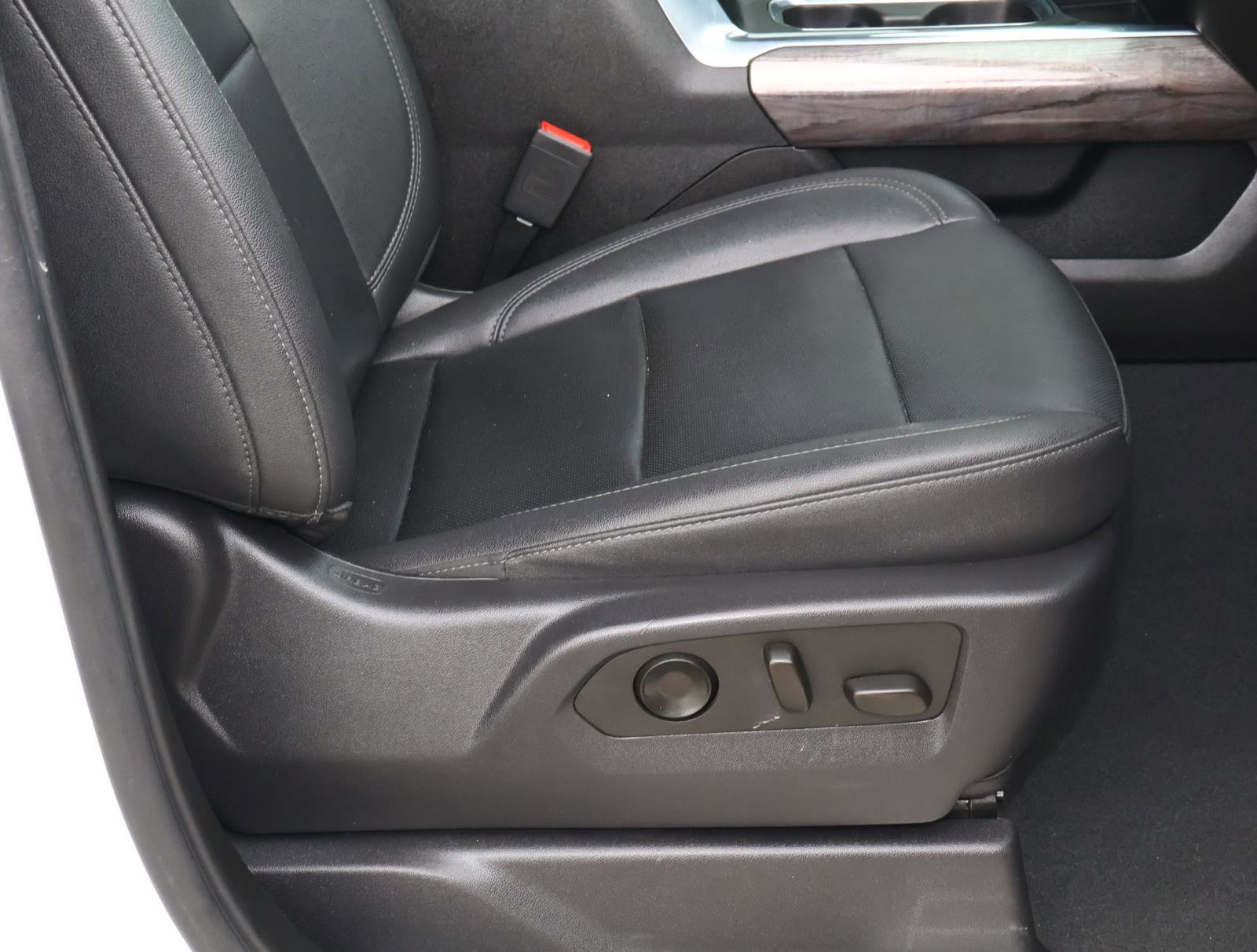 Used 2023 Chevrolet Silverado 1500 LTZ w/ LTZ Convenience Package II AWD/4WD image 21