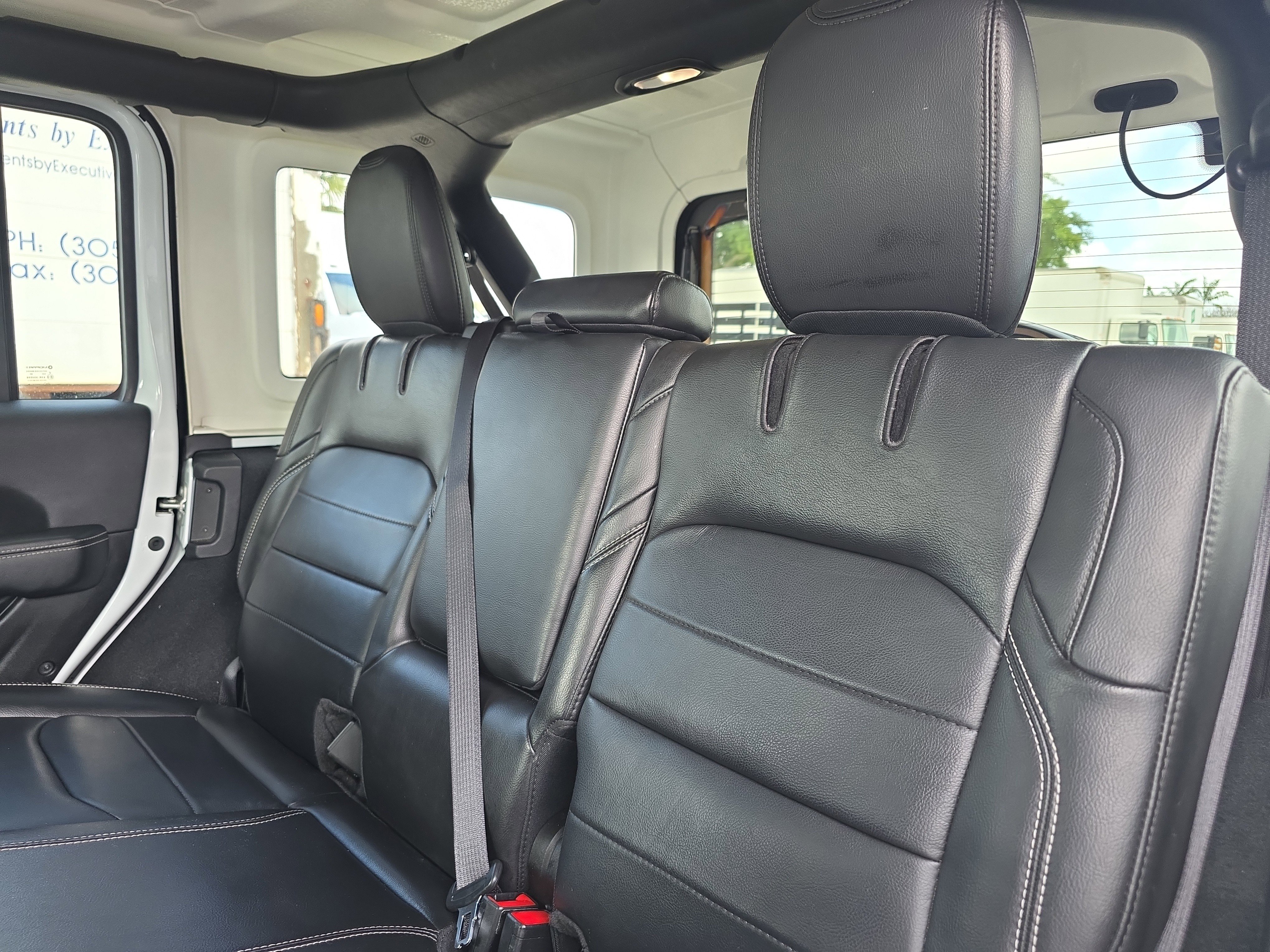 Used 2023 Jeep Wrangler Sahara AWD/4WD image 14