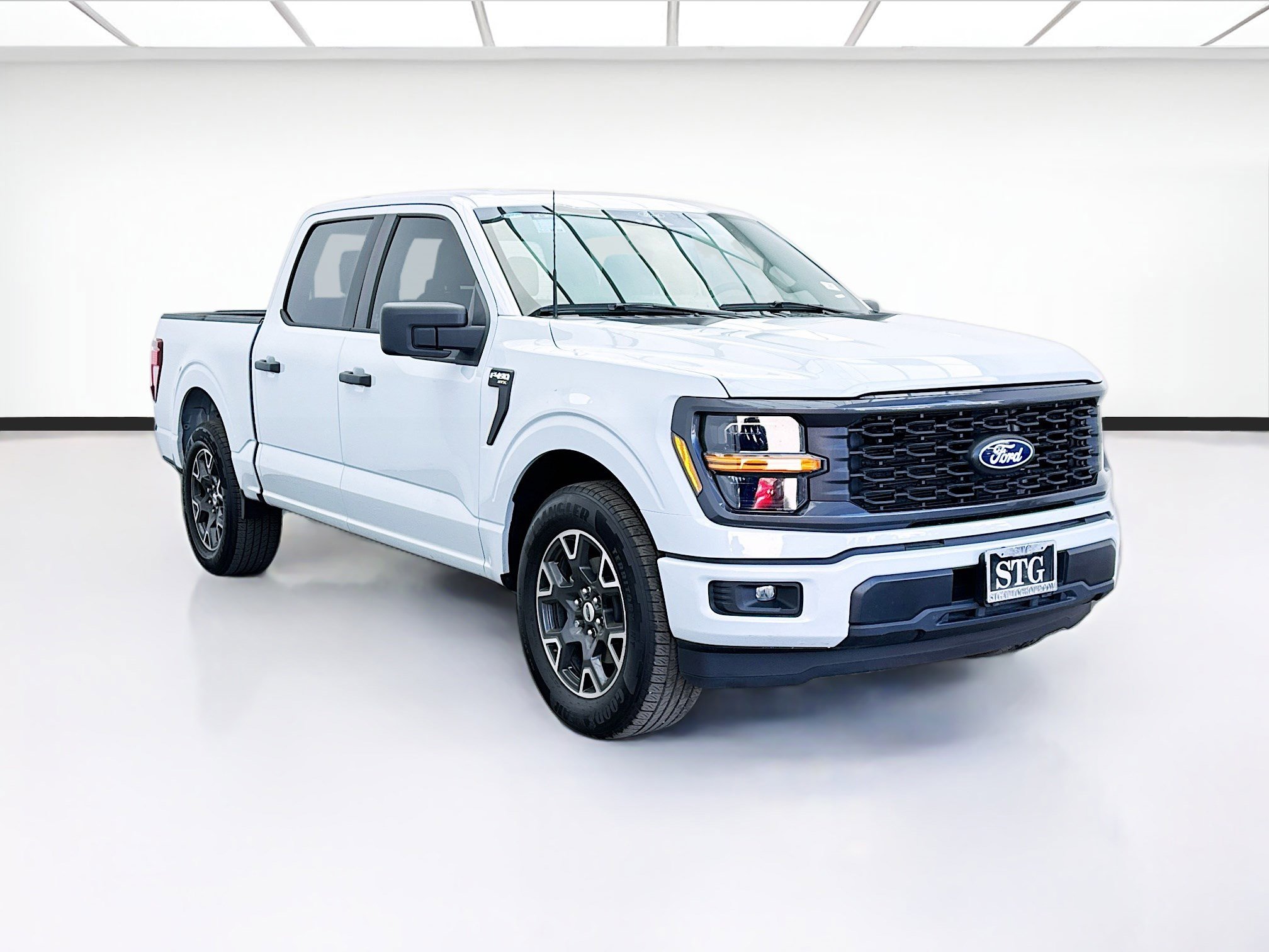 Used 2025 Ford F150 STX w/ Equipment Group 200A RWD image 3