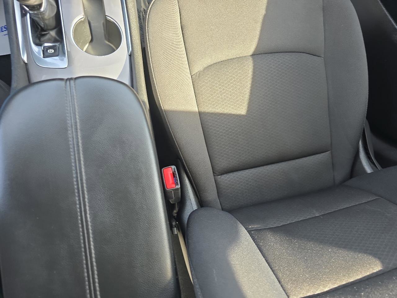 Used 2023 Chevrolet Malibu LT FWD image 28