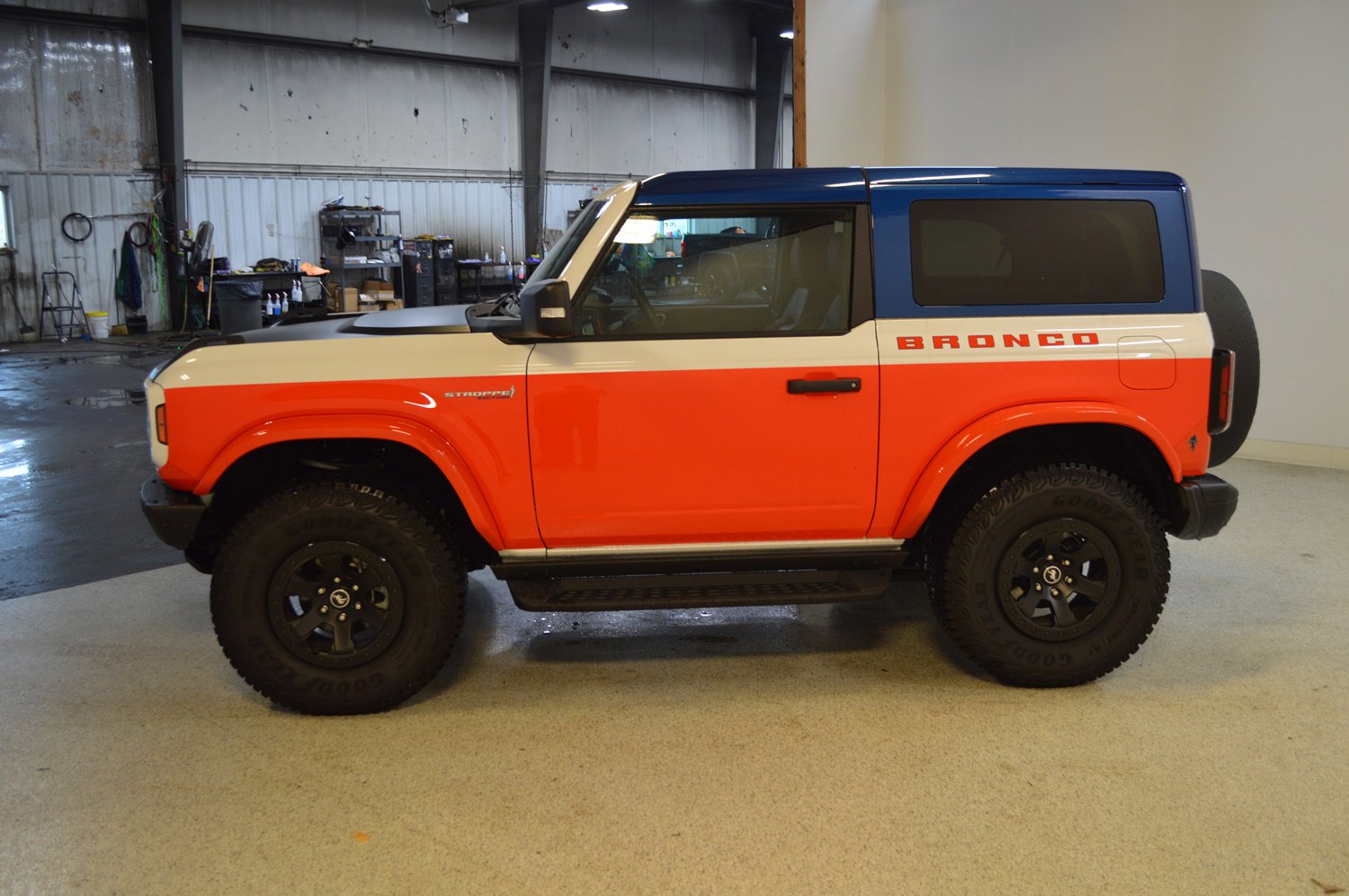 Used 2025 Ford Bronco Stroppe Edition image 6