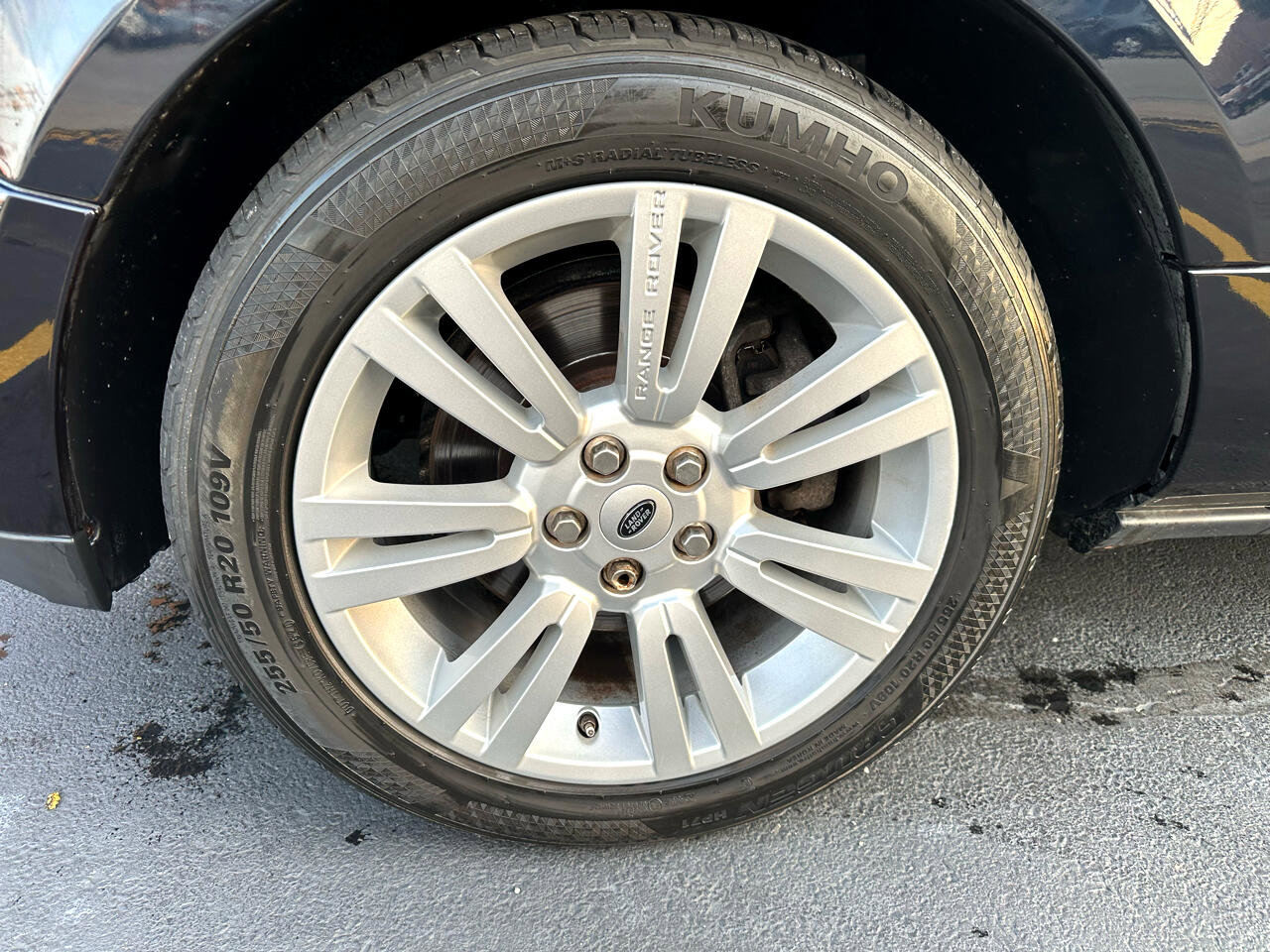 Used 2010 Land Rover Range Rover HSE LUX image 23