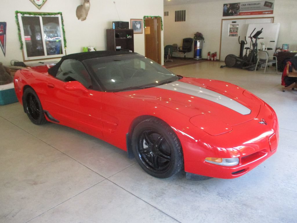Used 2000 Chevrolet Corvette Convertible w/ Memory Pkg RWD image 1