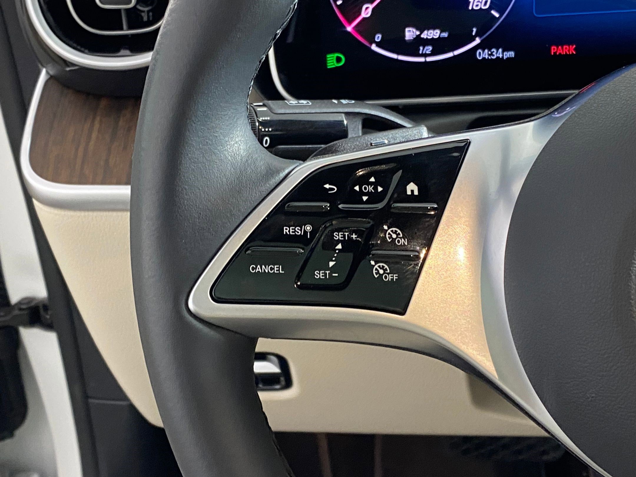 Certified 2025 Mercedes-Benz C 300 4MATIC Sedan image 17