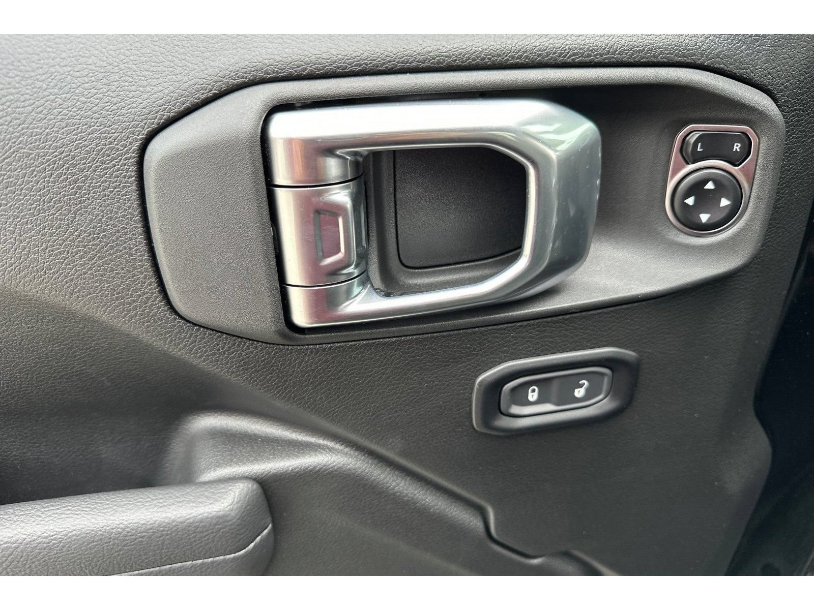 New 2025 Jeep Wrangler Unlimited Sport AWD/4WD image 12