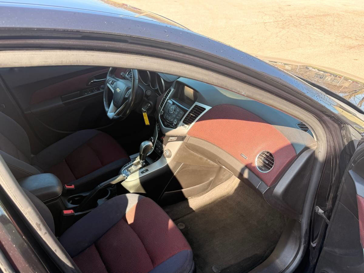 Used 2013 Chevrolet Cruze LT image 10