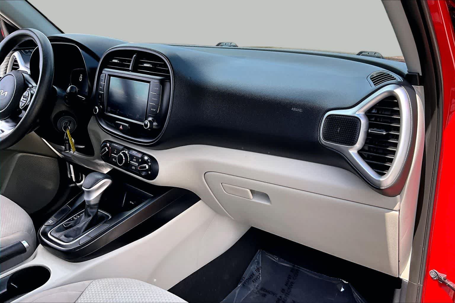 Used 2023 Kia Soul LX FWD image 18