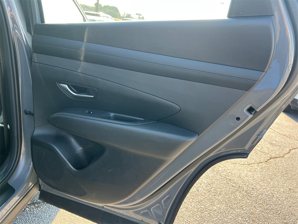 Used 2025 Hyundai Tucson SE image 16