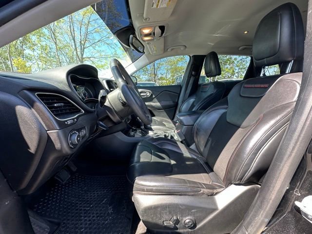 Used 2020 Jeep Cherokee Trailhawk image 24