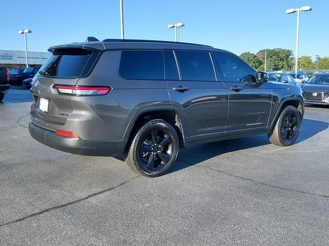 Used 2024 Jeep Grand Cherokee L Limited w/ Black Appearance Package RWD image 3