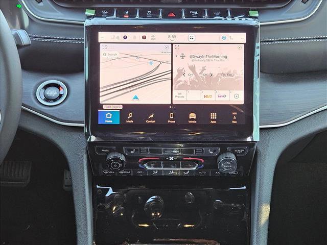 New 2025 Jeep Grand Cherokee Limited w/ Black Appearance Package image 13