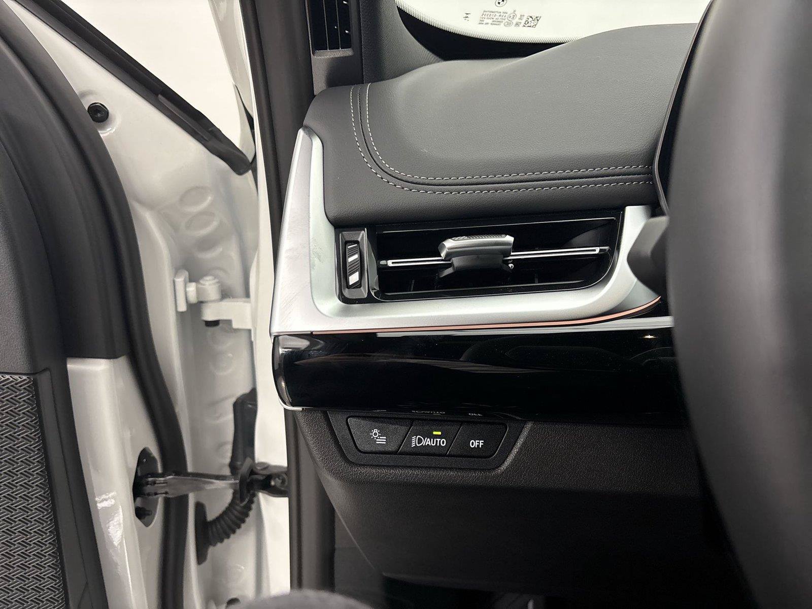 New 2026 BMW X1 xDrive28i AWD/4WD image 31
