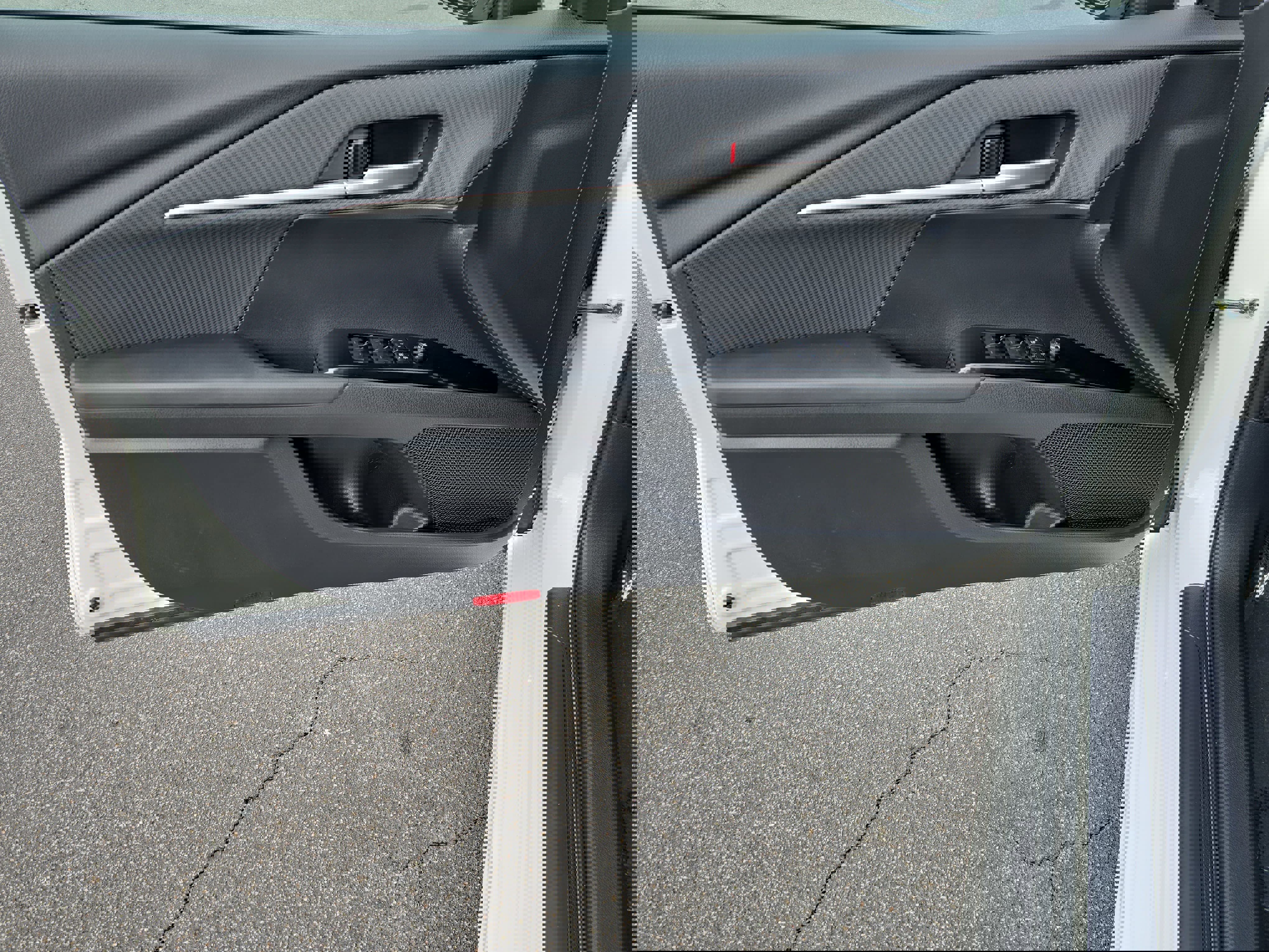 Used 2025 Toyota Camry SE image 27