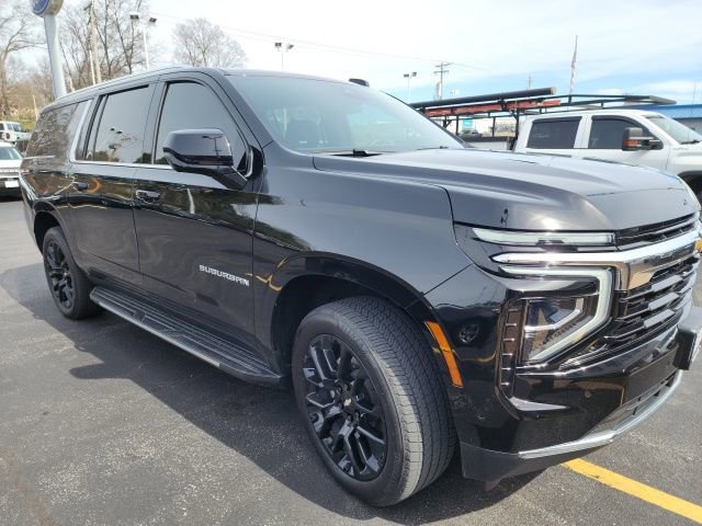 Used 2025 Chevrolet Suburban LS w/ Max Trailering Package image 2