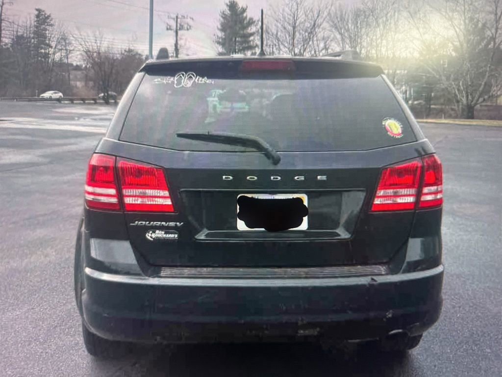 Used 2019 Dodge Journey SE image 3