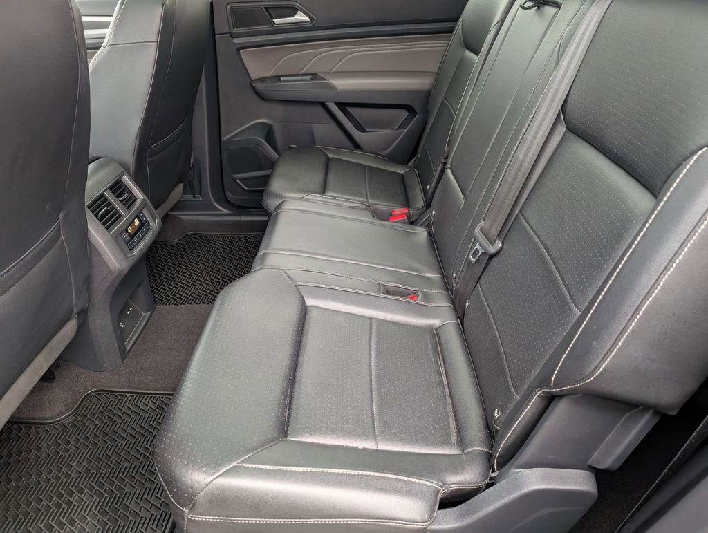 Used 2021 Volkswagen Atlas SE image 39