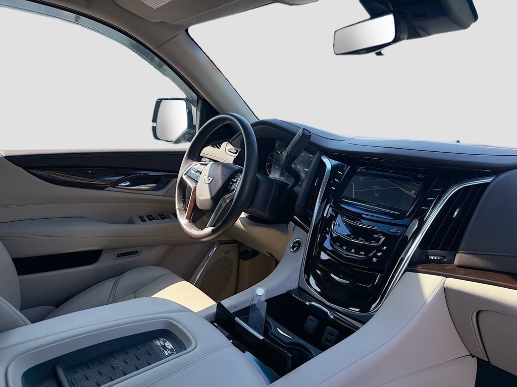 Used 2017 Cadillac Escalade Luxury AWD/4WD image 32