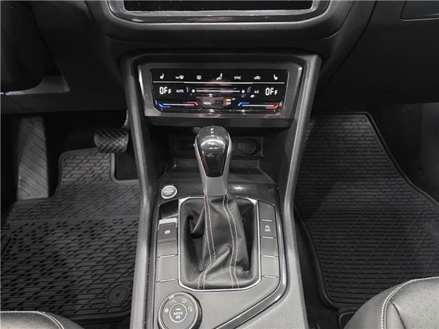Used 2022 Volkswagen Tiguan SE AWD/4WD image 11