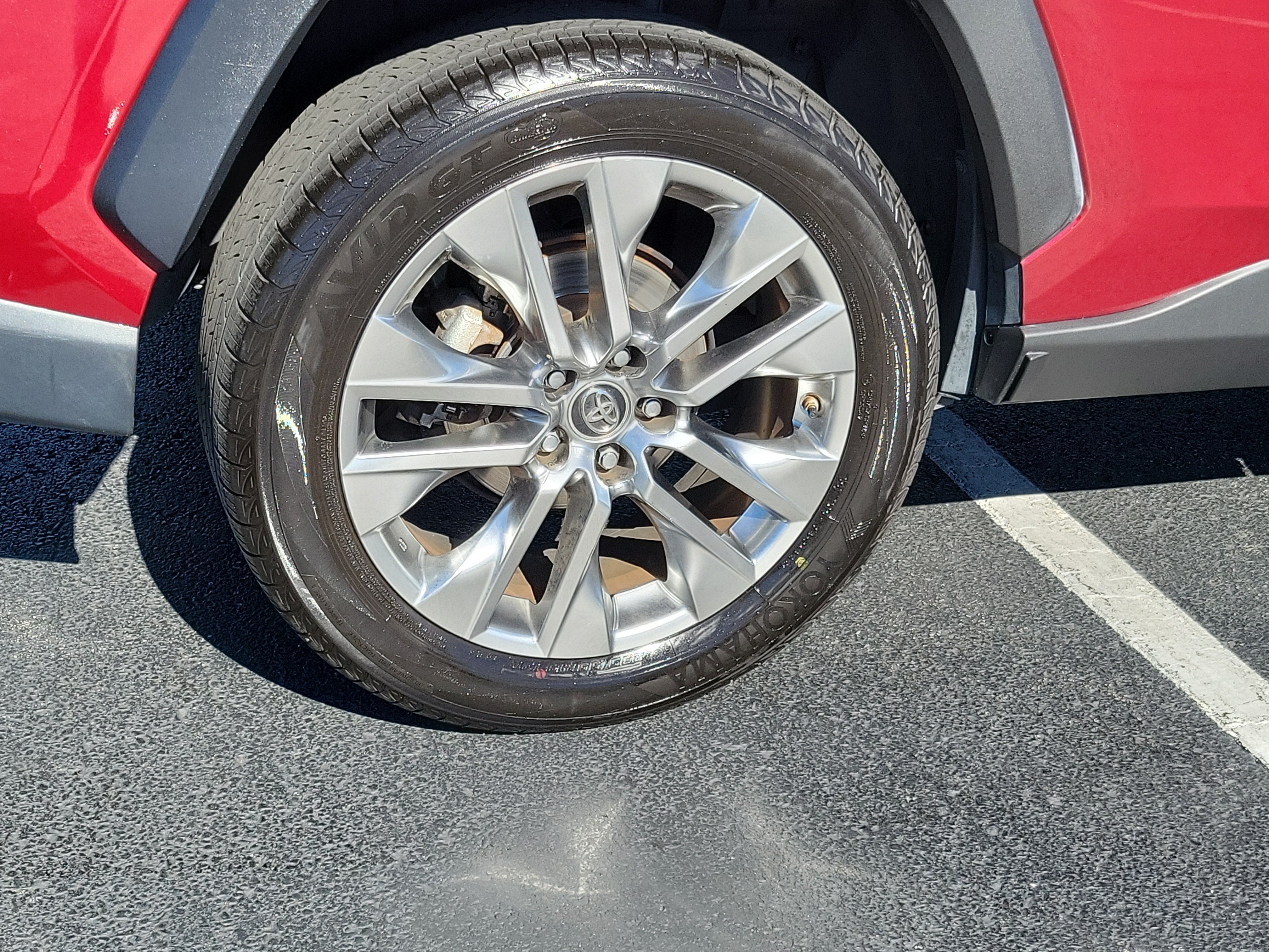 Certified 2019 Toyota RAV4 XLE Premium FWD image 6