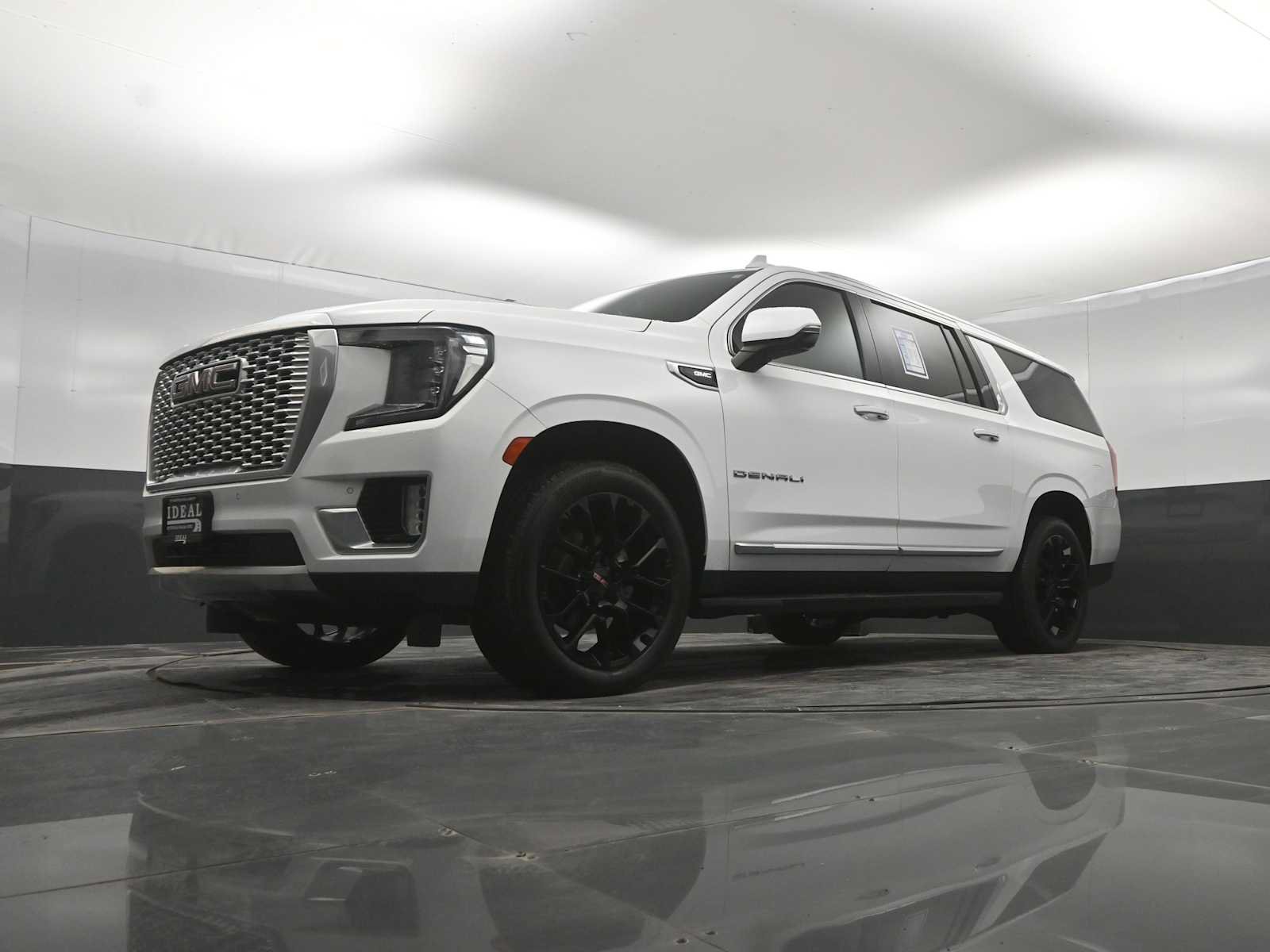 Used 2022 GMC Yukon XL Denali AWD/4WD image 35
