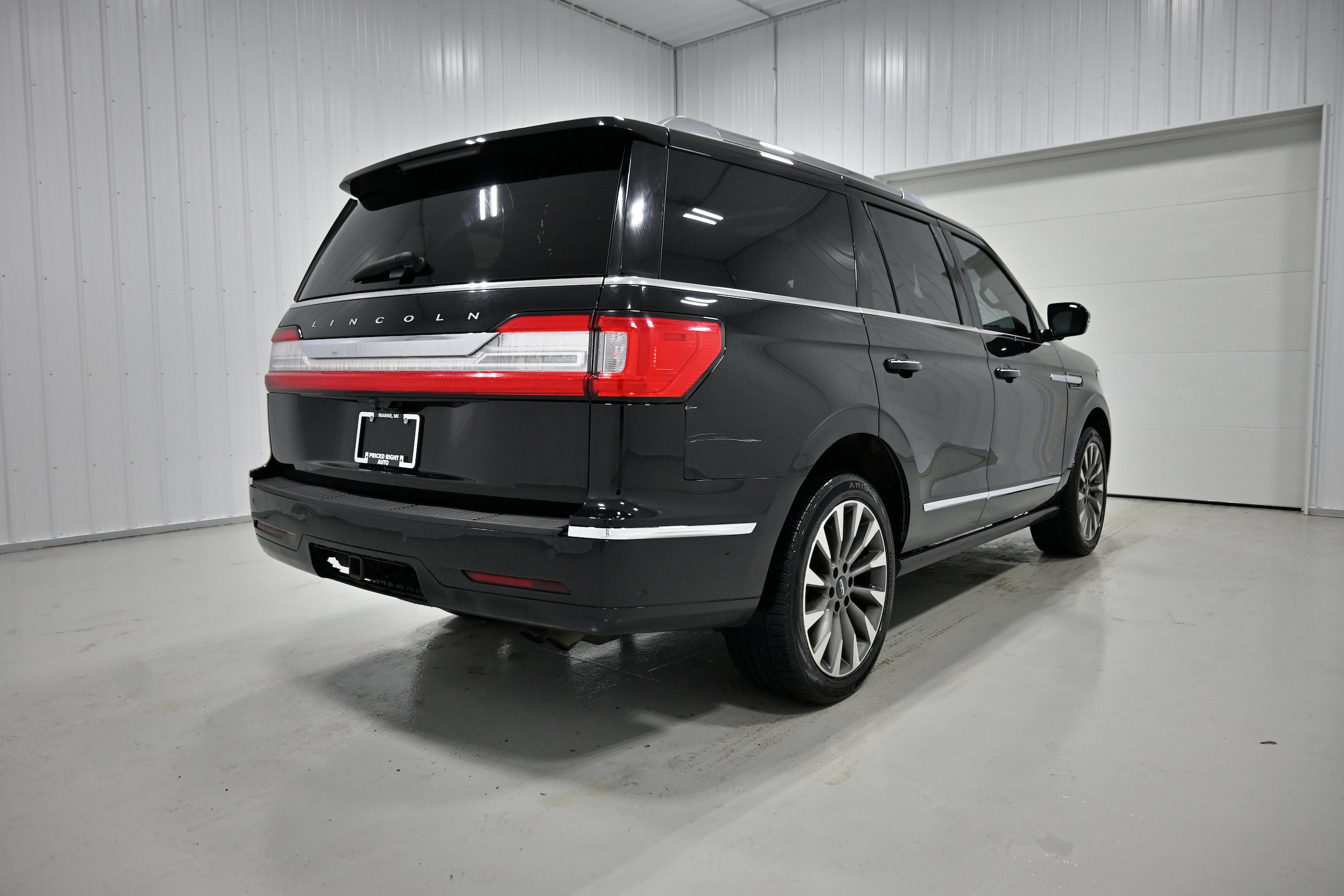 Used 2021 Lincoln Navigator Reserve AWD/4WD image 41