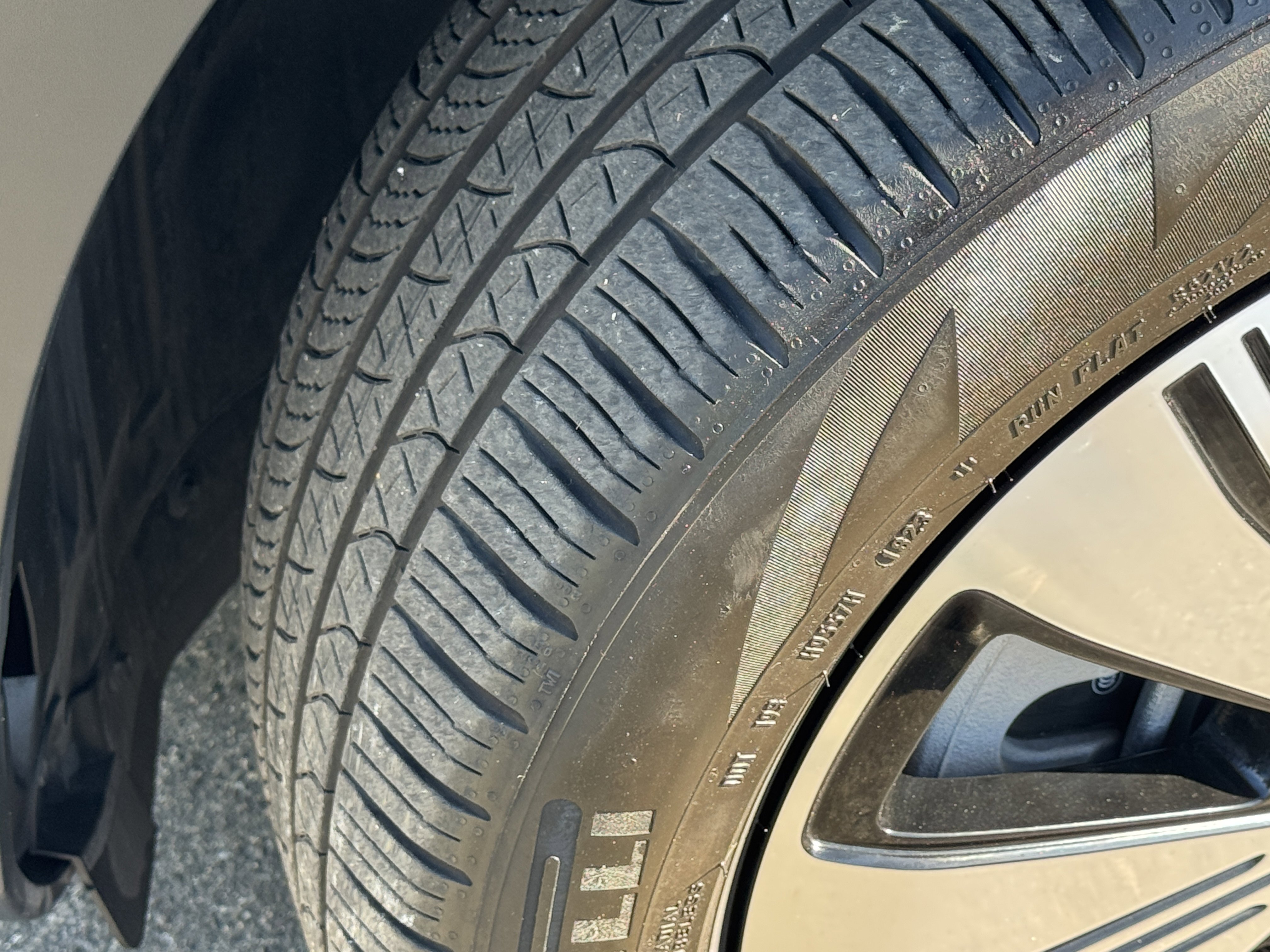 Certified 2023 Mercedes-Benz EQB 300 4MATIC image 17