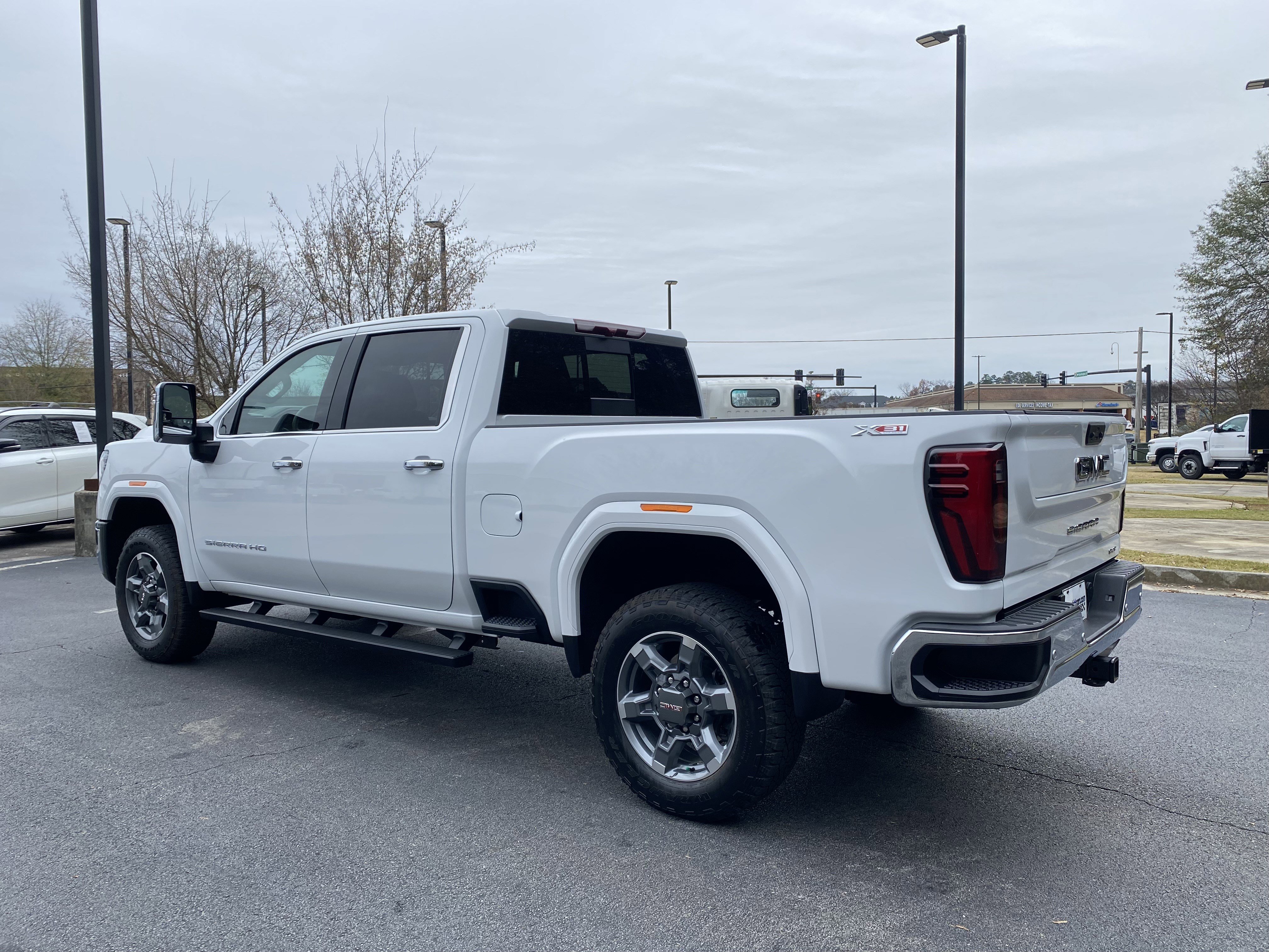 Used 2025 GMC Sierra 2500 SLT image 7